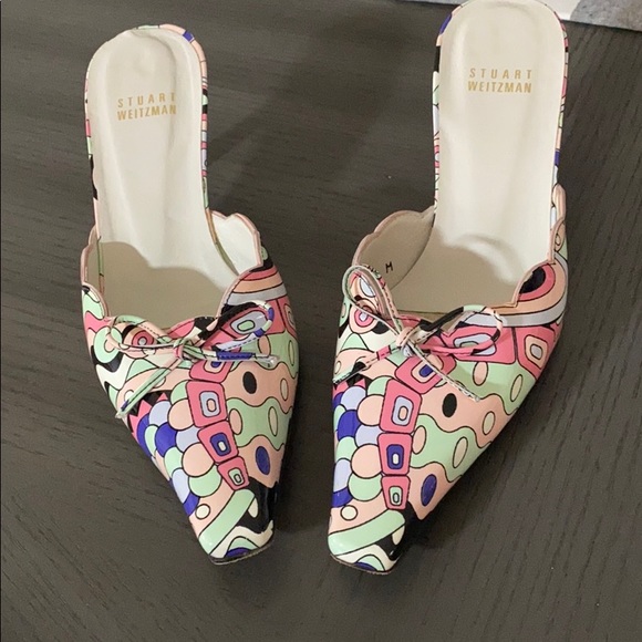 Stuart Weitzman Abstract Scallop Edge Slide Mule - Picture 2 of 7
